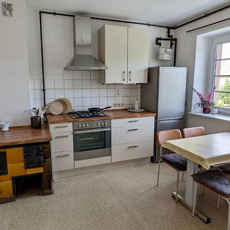 Grosse Ferienwohnung Mit Loggia Und Garten In 콧부스 외부 사진
